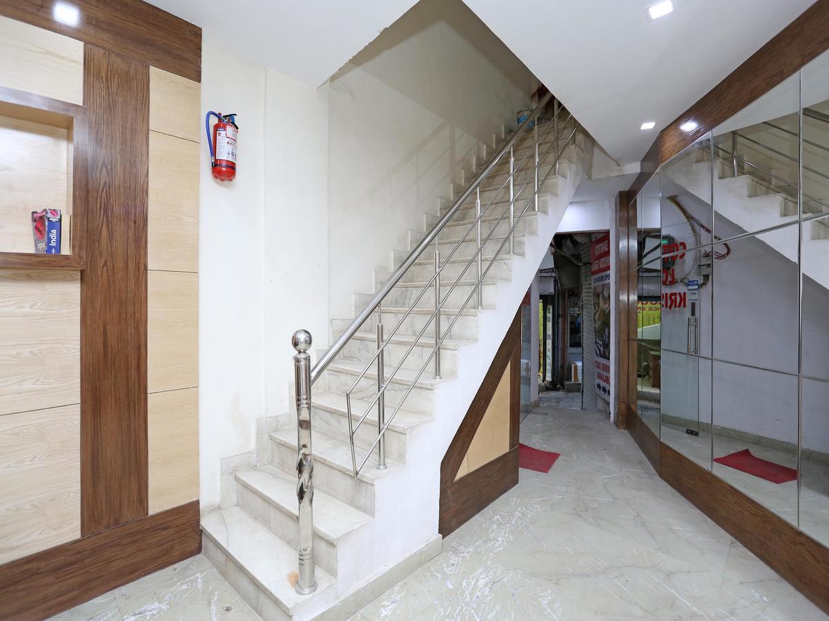 ניו דלהי Oyo 9233 Hotel Cottage Lord Krishna מראה חיצוני תמונה