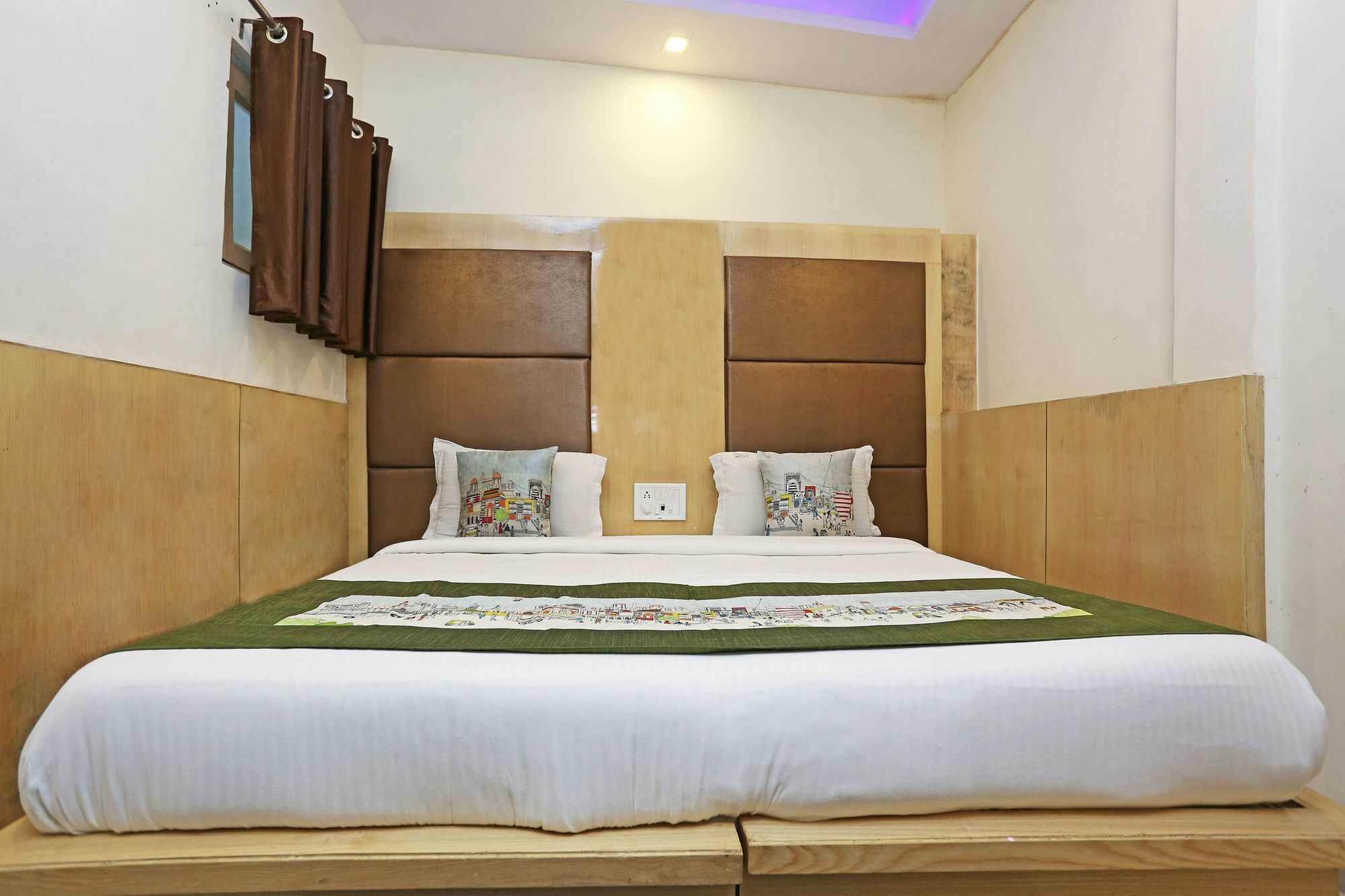ניו דלהי Oyo 9233 Hotel Cottage Lord Krishna מראה חיצוני תמונה