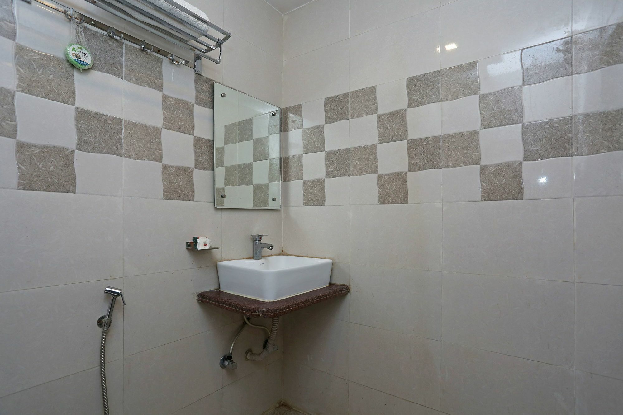 ניו דלהי Oyo 9233 Hotel Cottage Lord Krishna מראה חיצוני תמונה